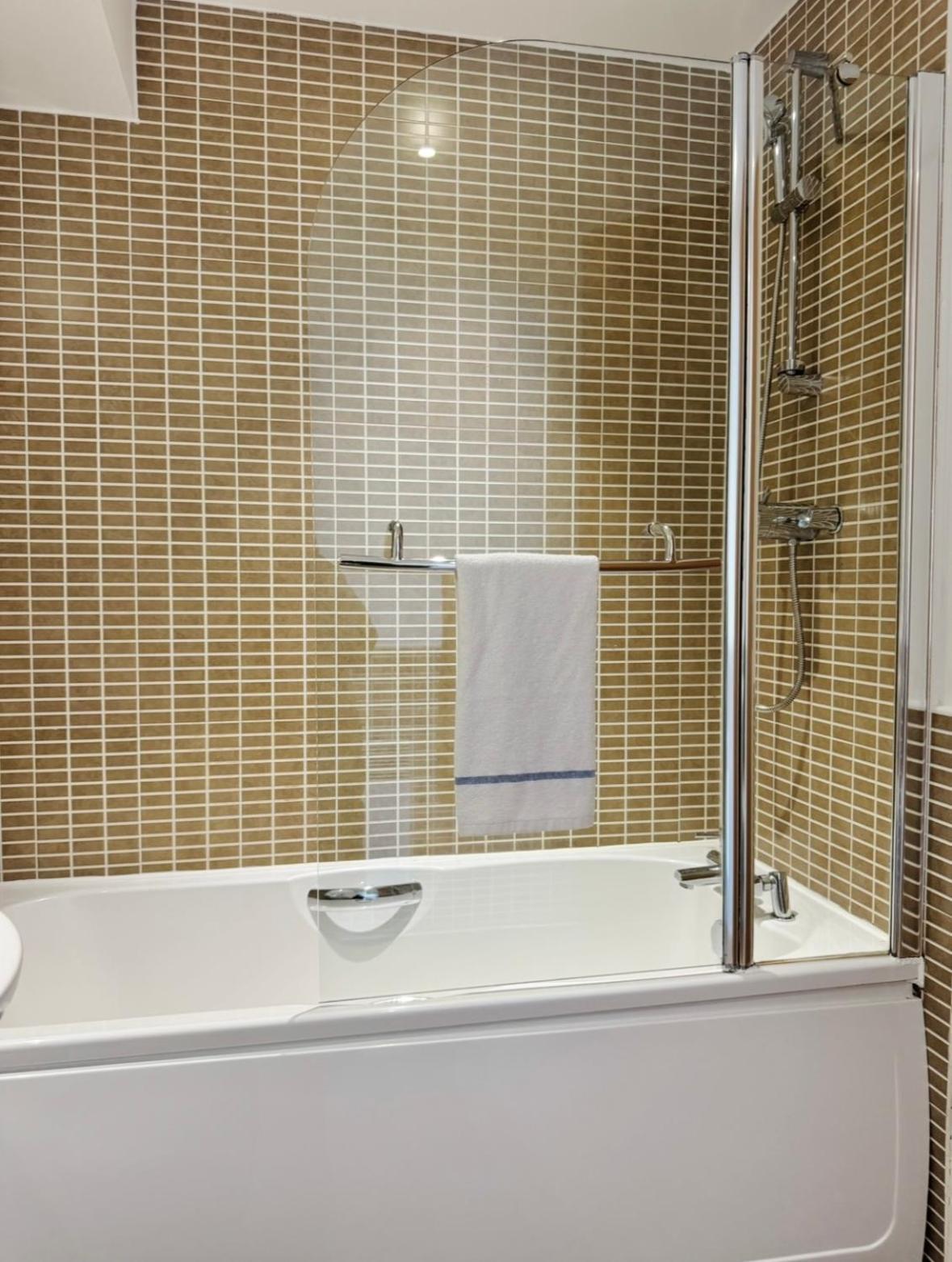 Modern Two Bedroom Apartments Edimburgo Esterno foto