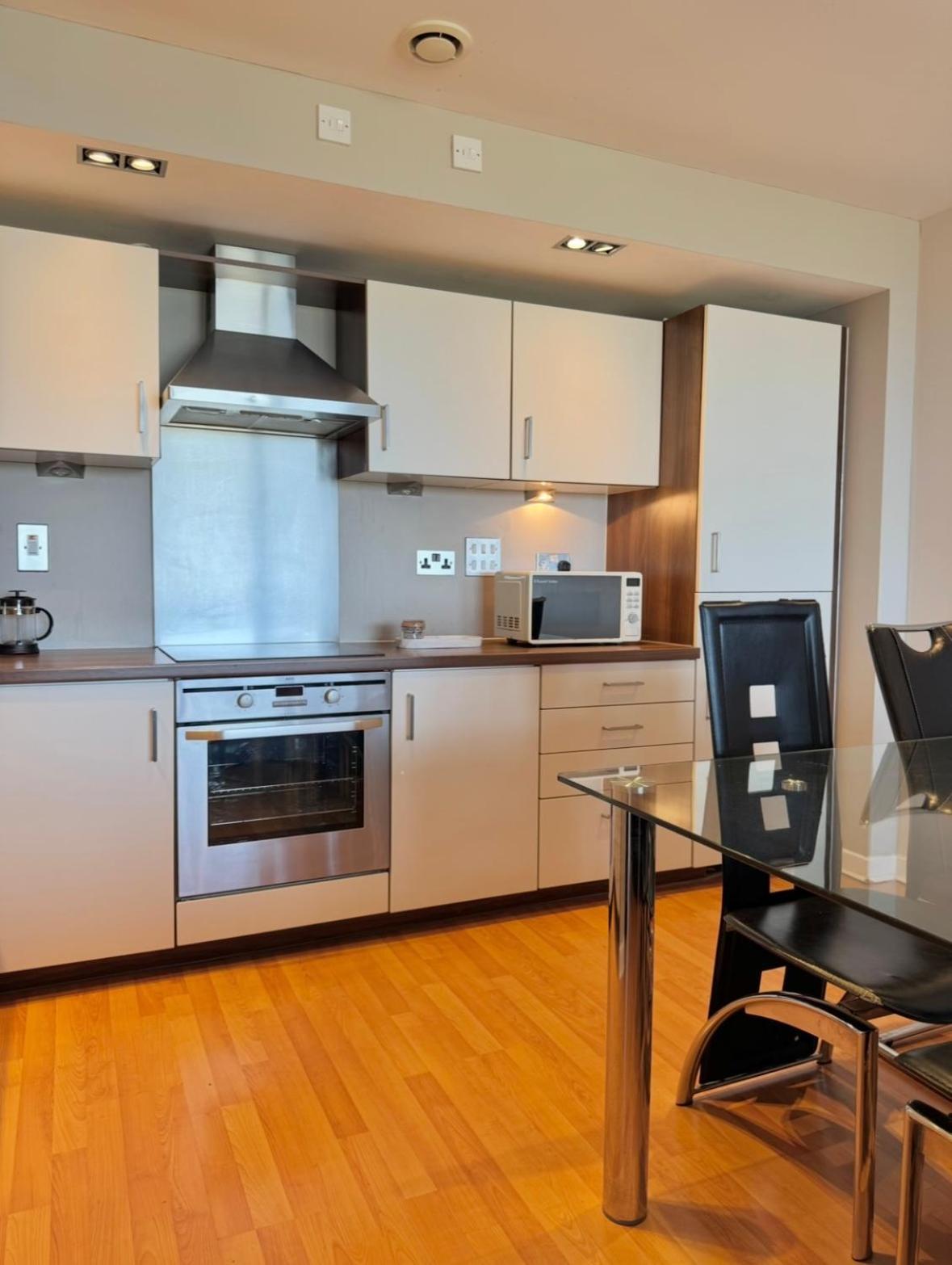 Modern Two Bedroom Apartments Edimburgo Esterno foto