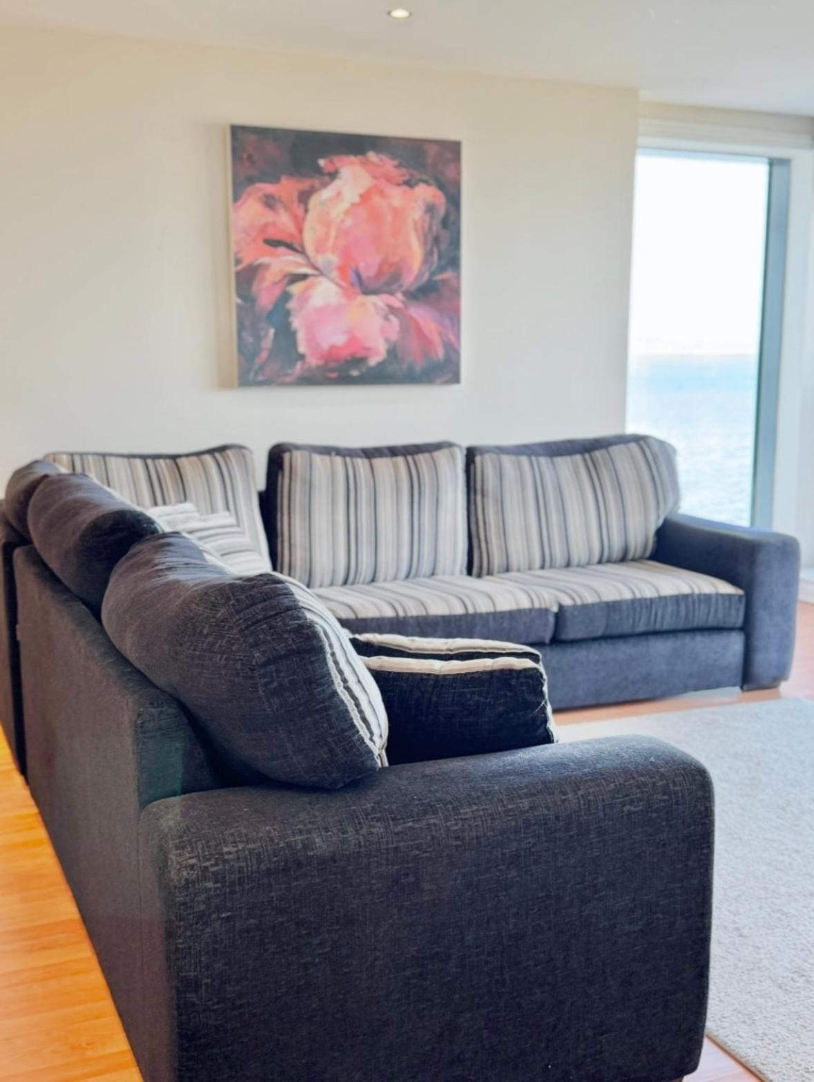 Modern Two Bedroom Apartments Edimburgo Esterno foto